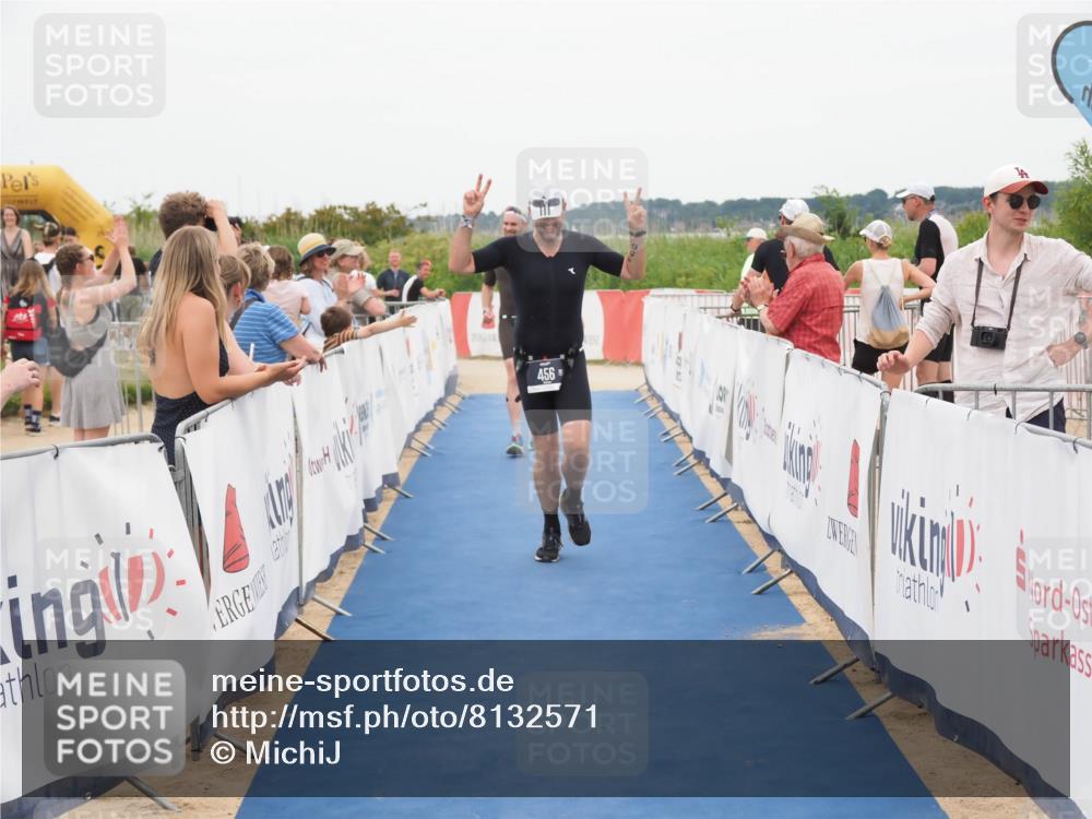 22.06.2025 - Viking Triathlon MichiJ http://msf.ph/oto/8132571 22.06.2025 15:46:45 Ziel 456 meine-sportfotos.de