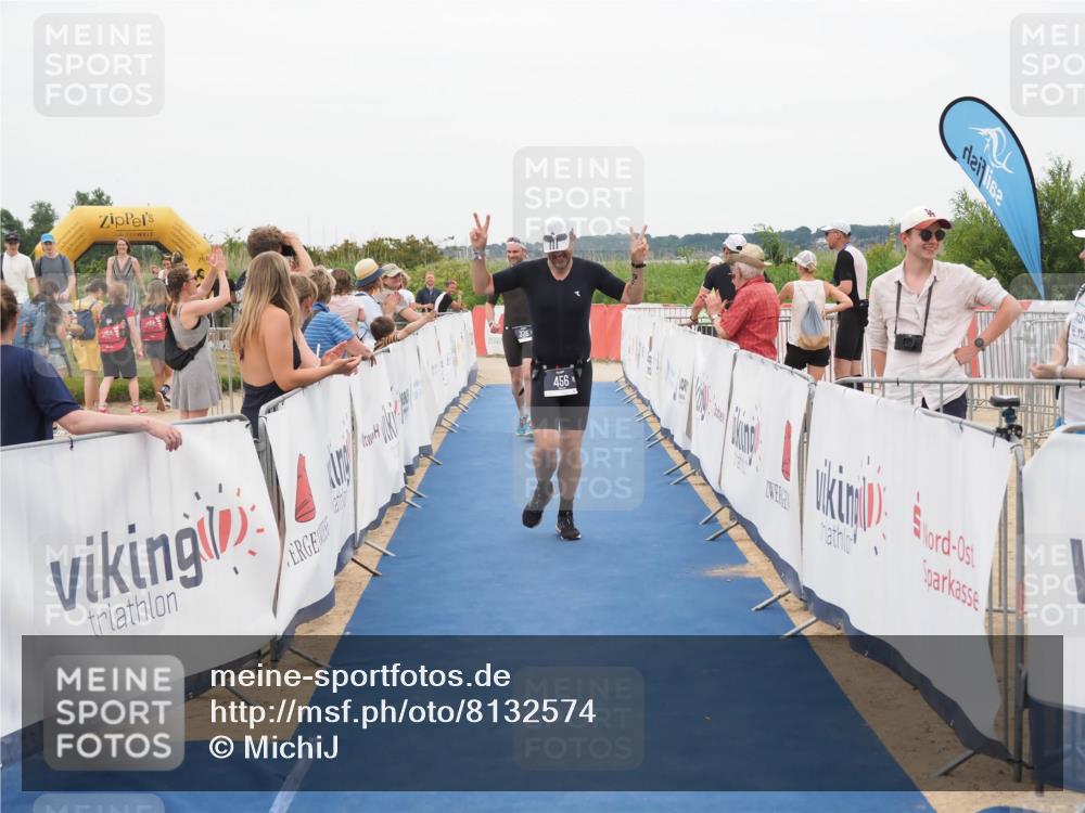 22.06.2025 - Viking Triathlon MichiJ http://msf.ph/oto/8132574 22.06.2025 15:46:45 Ziel 456 meine-sportfotos.de
