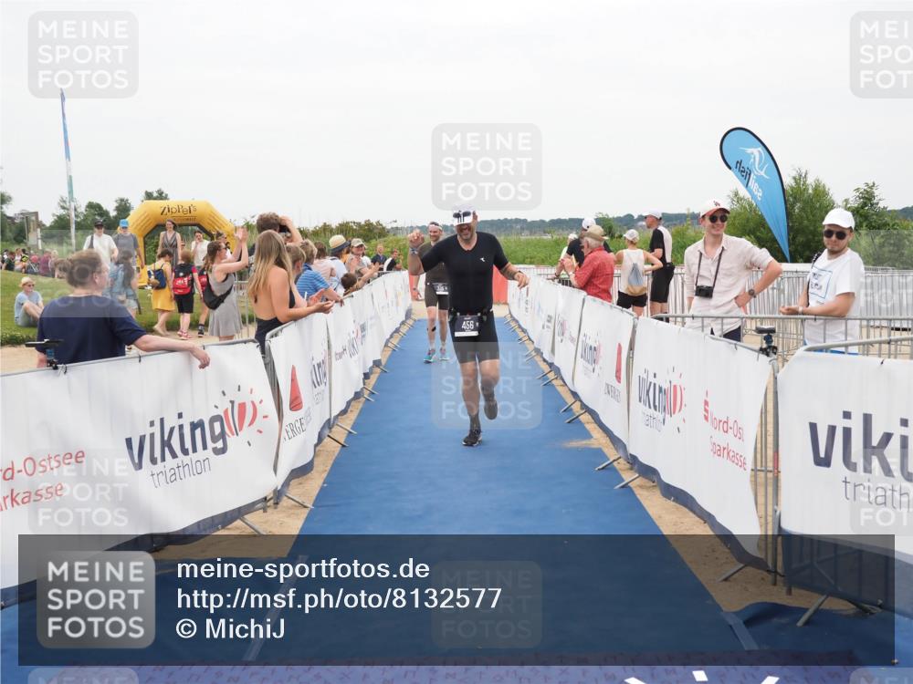 22.06.2025 - Viking Triathlon MichiJ http://msf.ph/oto/8132577 22.06.2025 15:46:46 Ziel 456 meine-sportfotos.de