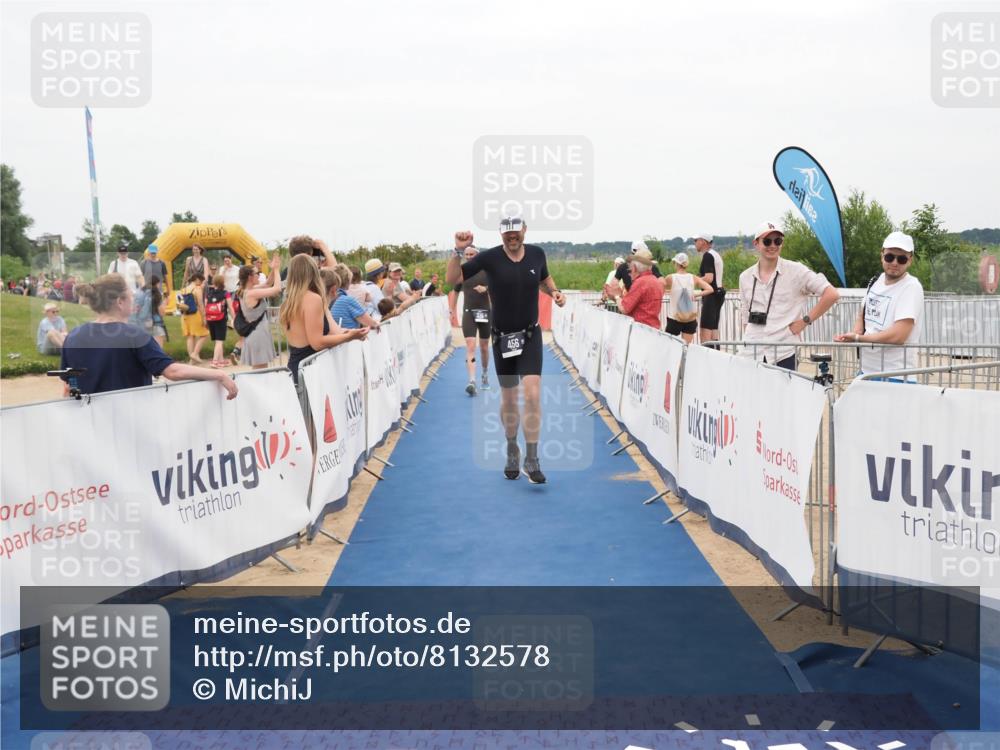 22.06.2025 - Viking Triathlon MichiJ http://msf.ph/oto/8132578 22.06.2025 15:46:46 Ziel 456 meine-sportfotos.de