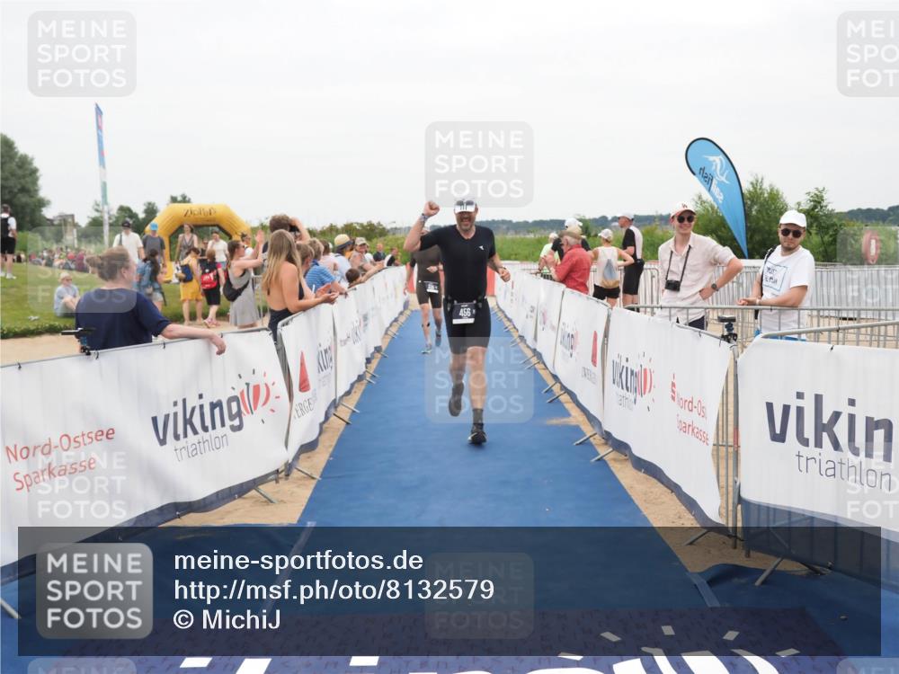 22.06.2025 - Viking Triathlon MichiJ http://msf.ph/oto/8132579 22.06.2025 15:46:46 Ziel 456 meine-sportfotos.de