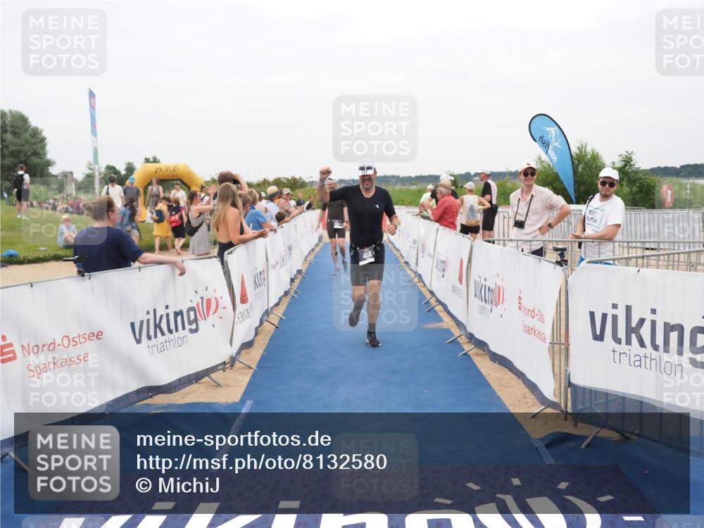 22.06.2025 - Viking Triathlon MichiJ http://msf.ph/oto/8132580 22.06.2025 15:46:46 Ziel 456 meine-sportfotos.de