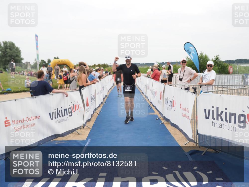 22.06.2025 - Viking Triathlon MichiJ http://msf.ph/oto/8132581 22.06.2025 15:46:46 Ziel 456 meine-sportfotos.de