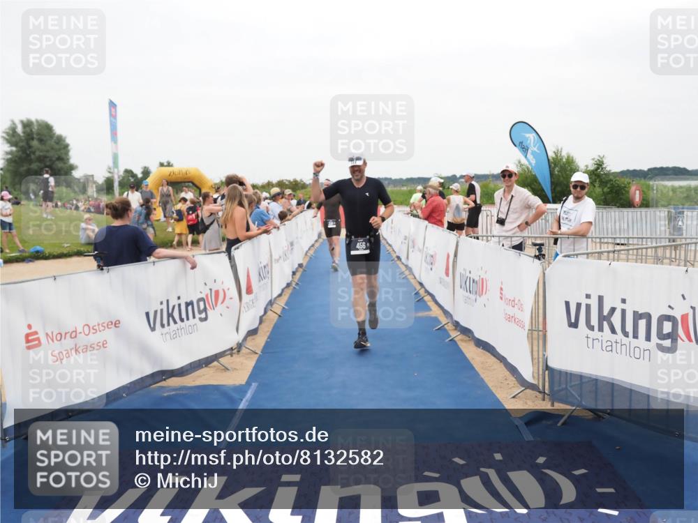 22.06.2025 - Viking Triathlon MichiJ http://msf.ph/oto/8132582 22.06.2025 15:46:46 Ziel 456 meine-sportfotos.de