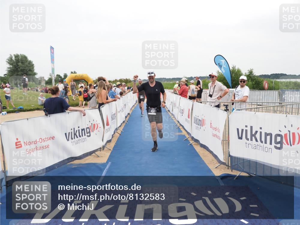 22.06.2025 - Viking Triathlon MichiJ http://msf.ph/oto/8132583 22.06.2025 15:46:46 Ziel 456 meine-sportfotos.de