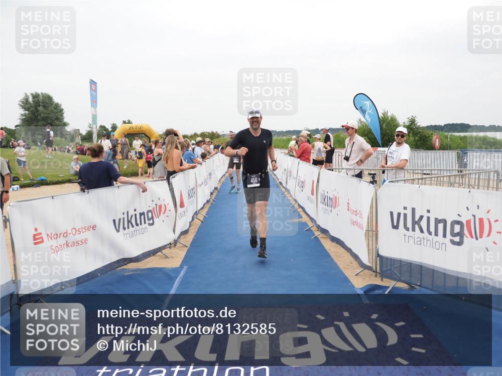 22.06.2025 - Viking Triathlon MichiJ http://msf.ph/oto/8132585 22.06.2025 15:46:47 Ziel 335, 456 meine-sportfotos.de