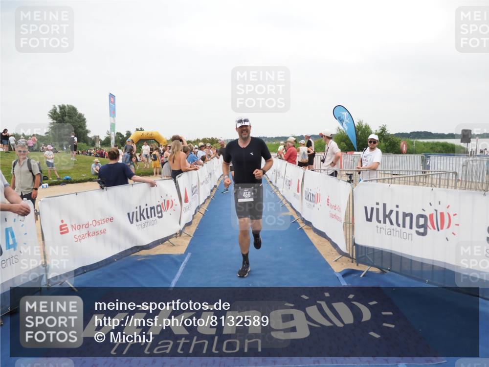 22.06.2025 - Viking Triathlon MichiJ http://msf.ph/oto/8132589 22.06.2025 15:46:47 Ziel 335, 456 meine-sportfotos.de