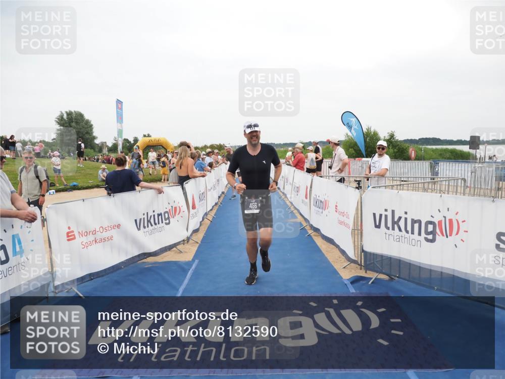 22.06.2025 - Viking Triathlon MichiJ http://msf.ph/oto/8132590 22.06.2025 15:46:47 Ziel 335, 456 meine-sportfotos.de