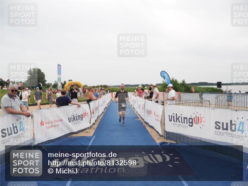 22.06.2025 - Viking Triathlon MichiJ http://msf.ph/oto/8132598 22.06.2025 15:46:52 Ziel 335, 456 meine-sportfotos.de