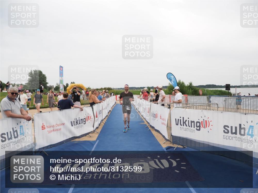 22.06.2025 - Viking Triathlon MichiJ http://msf.ph/oto/8132599 22.06.2025 15:46:52 Ziel 335, 456 meine-sportfotos.de