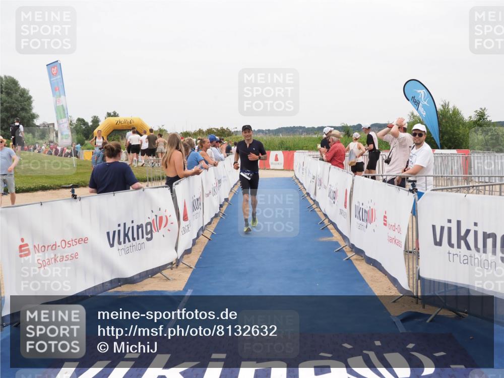 22.06.2025 - Viking Triathlon MichiJ http://msf.ph/oto/8132632 22.06.2025 15:47:21 Ziel 204 meine-sportfotos.de