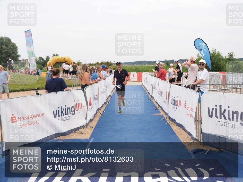 22.06.2025 - Viking Triathlon MichiJ http://msf.ph/oto/8132633 22.06.2025 15:47:21 Ziel 204 meine-sportfotos.de