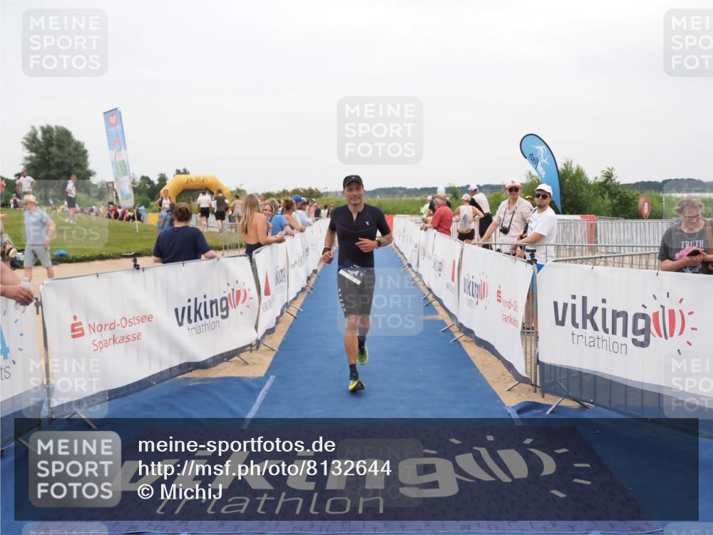 22.06.2025 - Viking Triathlon MichiJ http://msf.ph/oto/8132644 22.06.2025 15:47:22 Ziel 204 meine-sportfotos.de