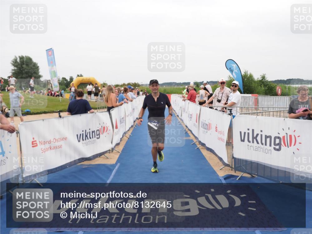 22.06.2025 - Viking Triathlon MichiJ http://msf.ph/oto/8132645 22.06.2025 15:47:22 Ziel 204 meine-sportfotos.de