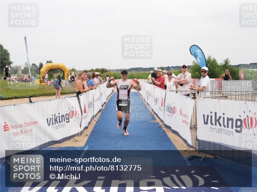 22.06.2025 - Viking Triathlon MichiJ http://msf.ph/oto/8132775 22.06.2025 15:48:21 Ziel 481 meine-sportfotos.de