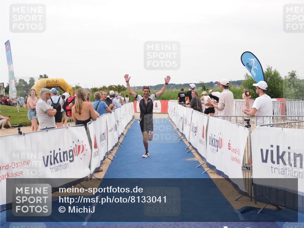 22.06.2025 - Viking Triathlon MichiJ http://msf.ph/oto/8133041 22.06.2025 15:52:50 Ziel 463 meine-sportfotos.de