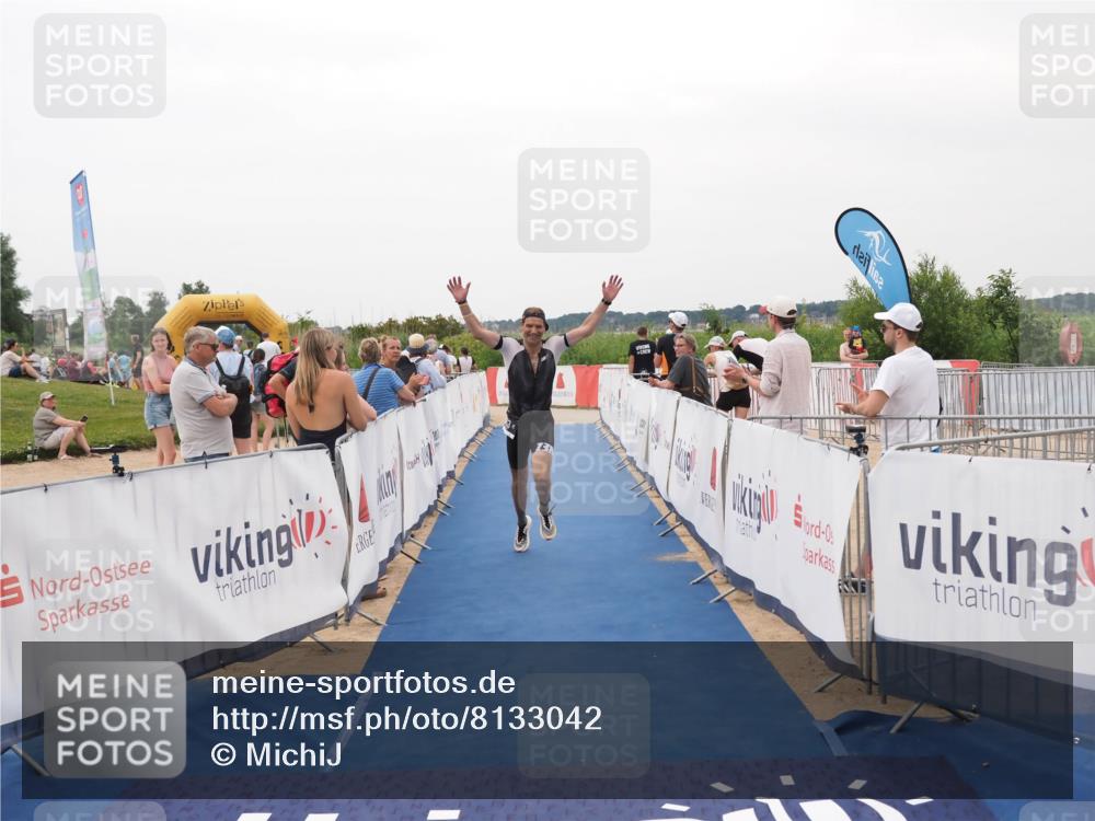 22.06.2025 - Viking Triathlon MichiJ http://msf.ph/oto/8133042 22.06.2025 15:52:50 Ziel 463 meine-sportfotos.de