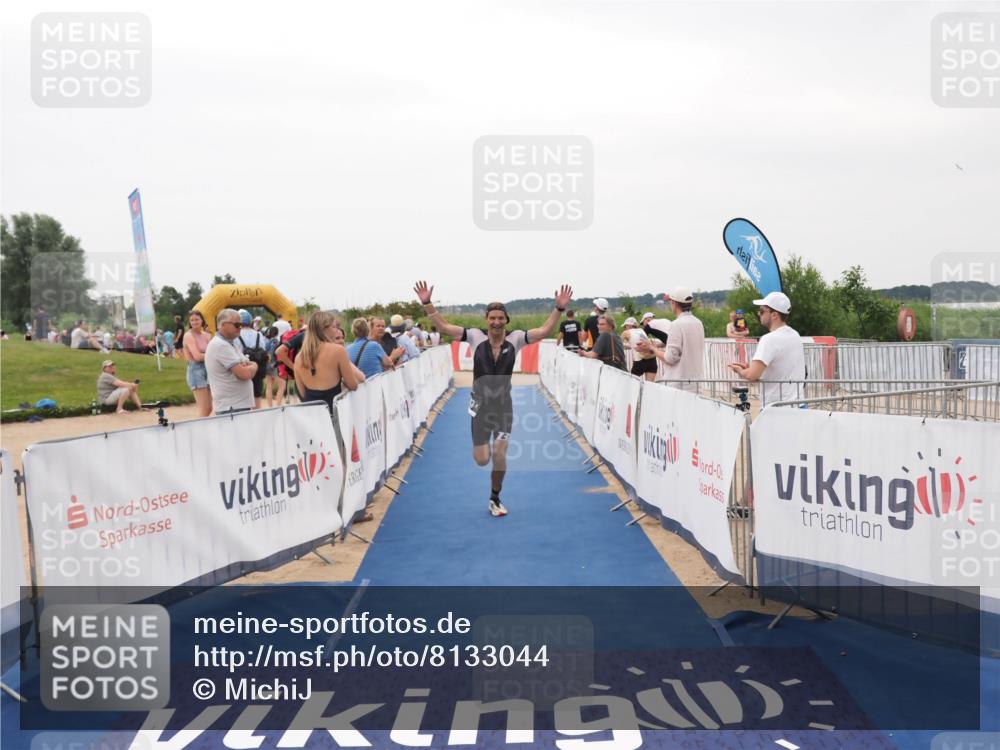22.06.2025 - Viking Triathlon MichiJ http://msf.ph/oto/8133044 22.06.2025 15:52:50 Ziel 463 meine-sportfotos.de