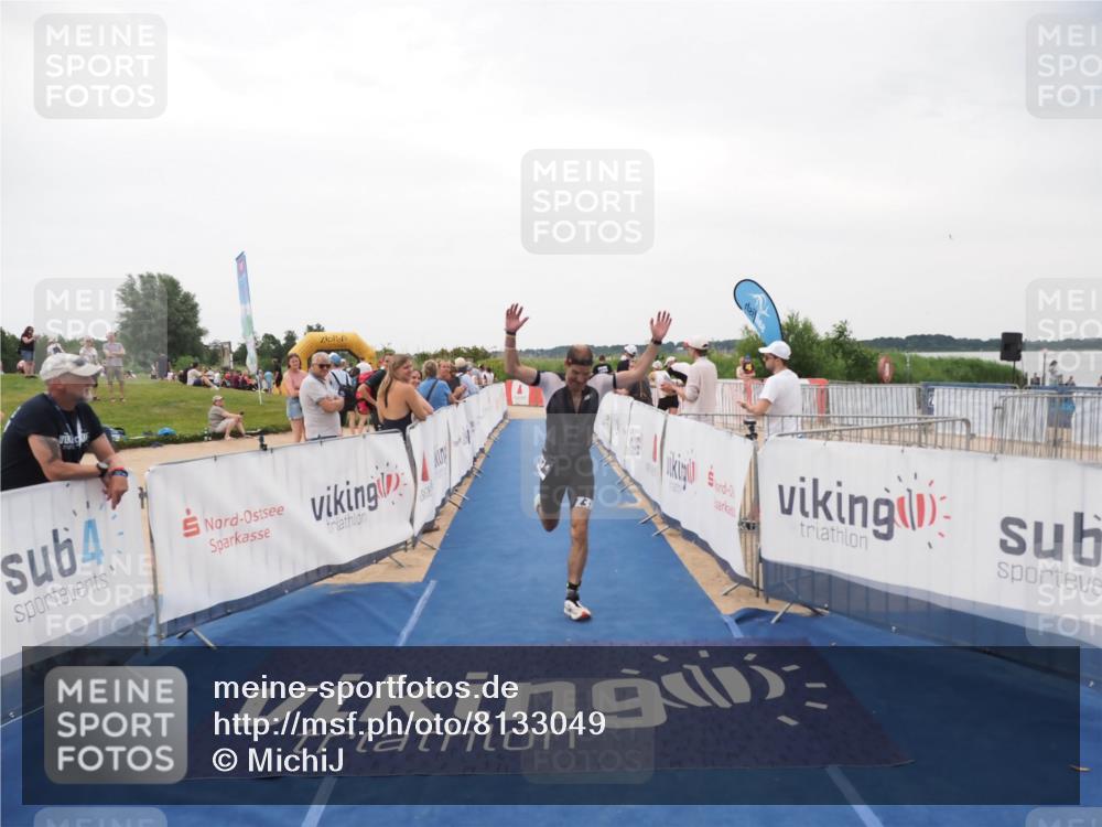 22.06.2025 - Viking Triathlon MichiJ http://msf.ph/oto/8133049 22.06.2025 15:52:51 Ziel 463 meine-sportfotos.de