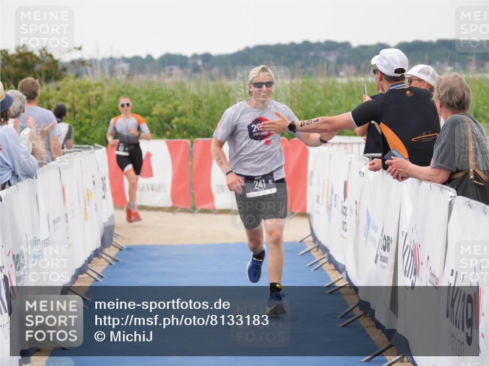 22.06.2025 - Viking Triathlon MichiJ http://msf.ph/oto/8133183 22.06.2025 15:54:15 Ziel 241 meine-sportfotos.de