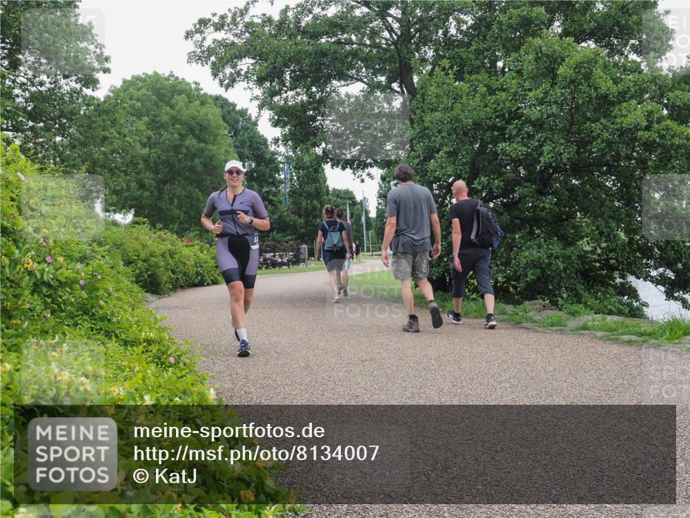 22.06.2025 - Viking Triathlon KatJ http://msf.ph/oto/8134007 22.06.2025 15:54:35 Laufen 441 meine-sportfotos.de