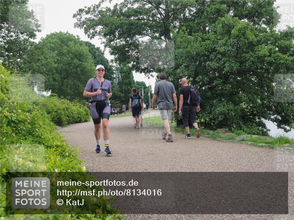22.06.2025 - Viking Triathlon KatJ http://msf.ph/oto/8134016 22.06.2025 15:54:35 Laufen 441 meine-sportfotos.de