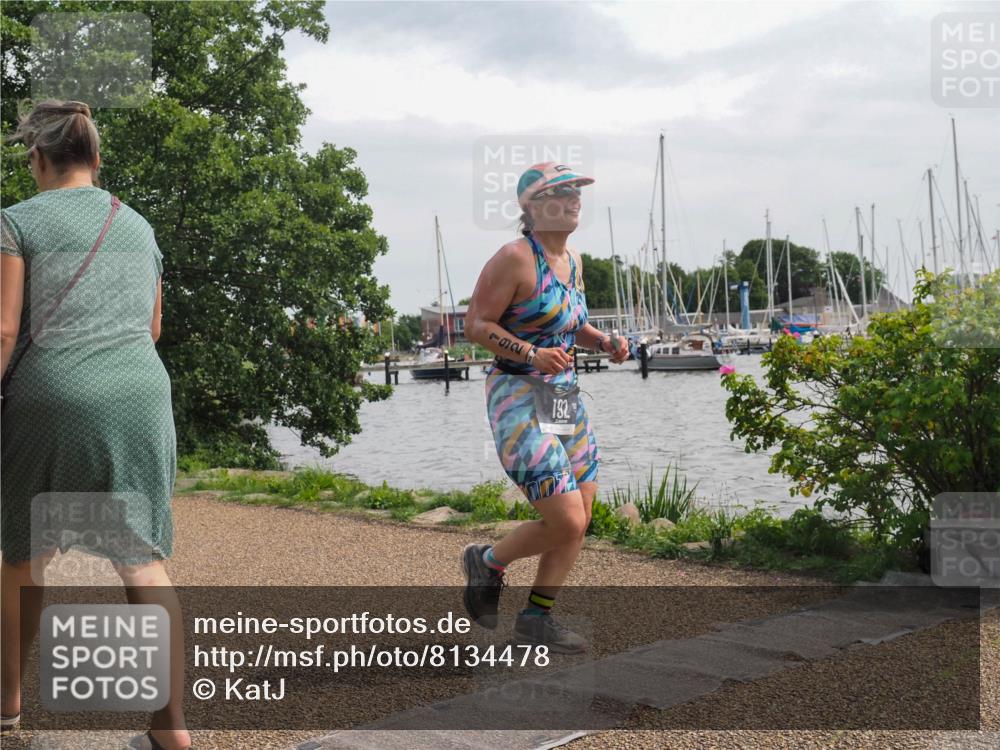 22.06.2025 - Viking Triathlon KatJ http://msf.ph/oto/8134478 22.06.2025 14:12:40 Laufen 31, 192, 416 meine-sportfotos.de