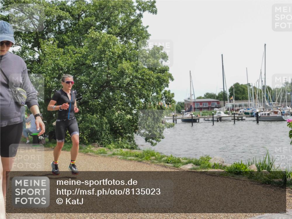 22.06.2025 - Viking Triathlon KatJ http://msf.ph/oto/8135023 22.06.2025 14:18:09 Laufen 12, 28, 194, 343 meine-sportfotos.de