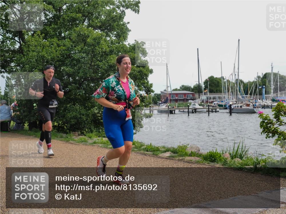 22.06.2025 - Viking Triathlon KatJ http://msf.ph/oto/8135692 22.06.2025 14:27:07 Laufen 38, 656, 660 meine-sportfotos.de