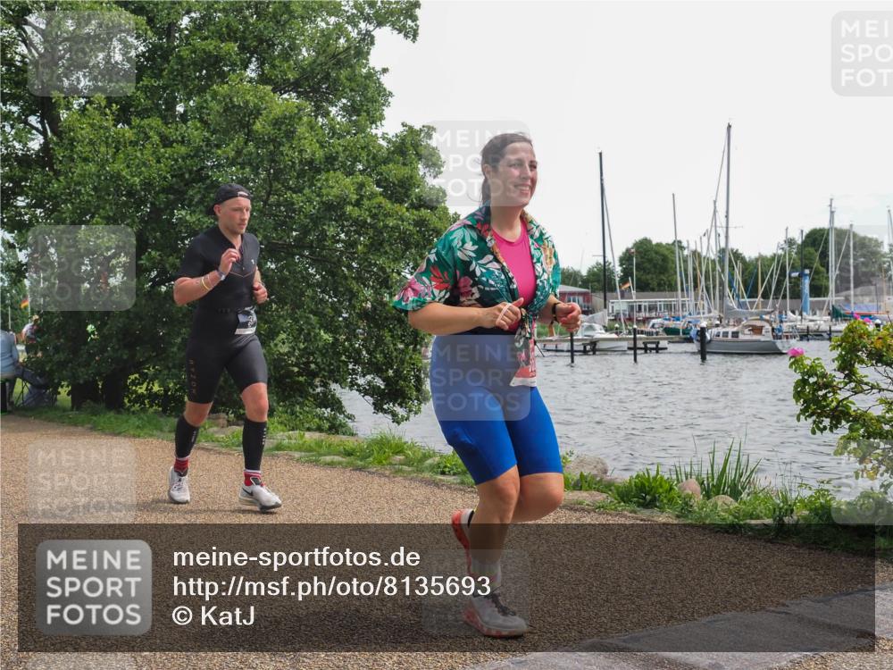 22.06.2025 - Viking Triathlon KatJ http://msf.ph/oto/8135693 22.06.2025 14:27:07 Laufen 38, 656, 660 meine-sportfotos.de