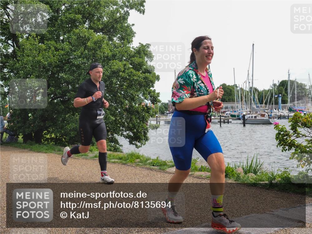 22.06.2025 - Viking Triathlon KatJ http://msf.ph/oto/8135694 22.06.2025 14:27:07 Laufen 38, 656, 660 meine-sportfotos.de