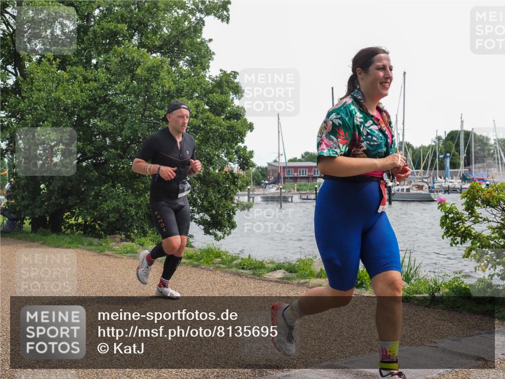 22.06.2025 - Viking Triathlon KatJ http://msf.ph/oto/8135695 22.06.2025 14:27:07 Laufen 38, 656, 660 meine-sportfotos.de