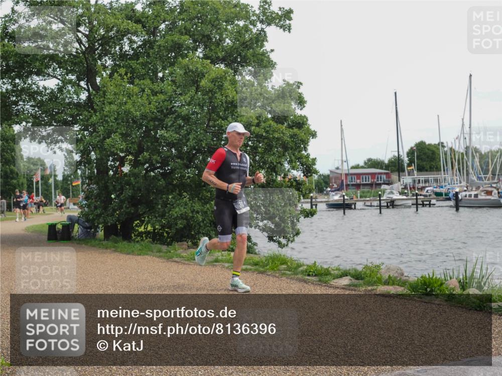 22.06.2025 - Viking Triathlon KatJ http://msf.ph/oto/8136396 22.06.2025 14:37:30 Laufen 300 meine-sportfotos.de