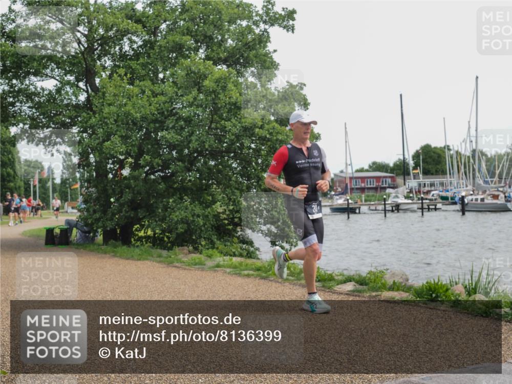 22.06.2025 - Viking Triathlon KatJ http://msf.ph/oto/8136399 22.06.2025 14:37:30 Laufen 300 meine-sportfotos.de