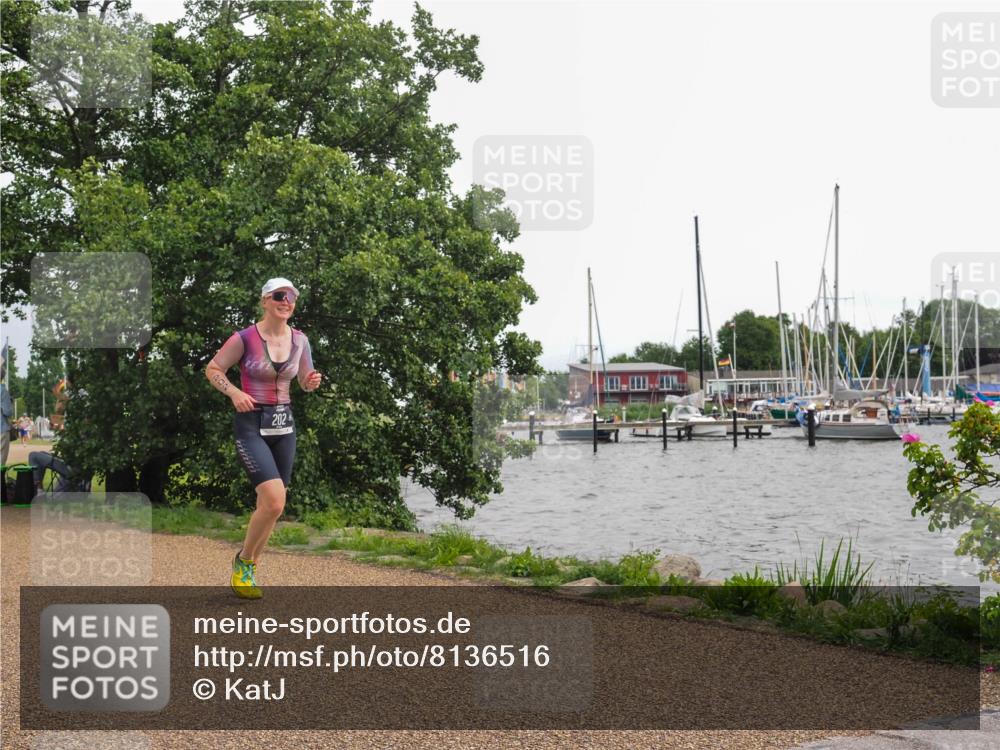 22.06.2025 - Viking Triathlon KatJ http://msf.ph/oto/8136516 22.06.2025 14:39:02 Laufen 202 meine-sportfotos.de