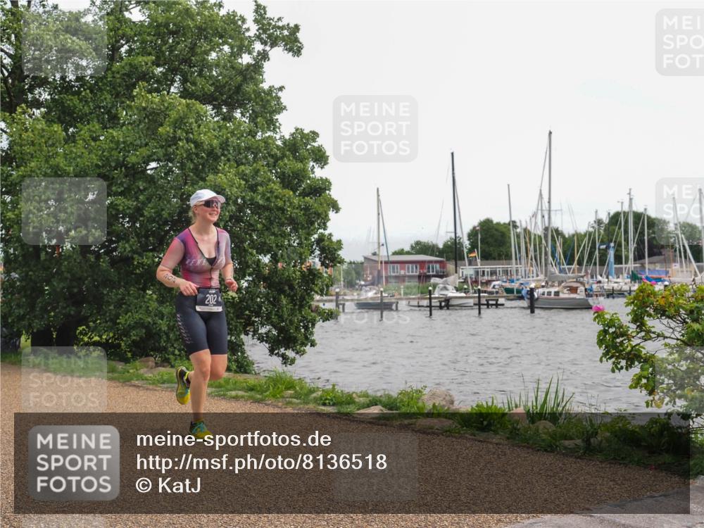 22.06.2025 - Viking Triathlon KatJ http://msf.ph/oto/8136518 22.06.2025 14:39:03 Laufen 202 meine-sportfotos.de