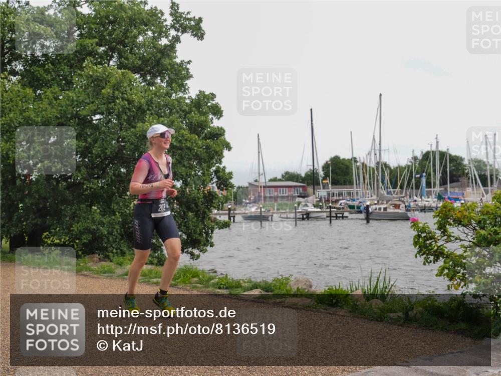 22.06.2025 - Viking Triathlon KatJ http://msf.ph/oto/8136519 22.06.2025 14:39:03 Laufen 202 meine-sportfotos.de