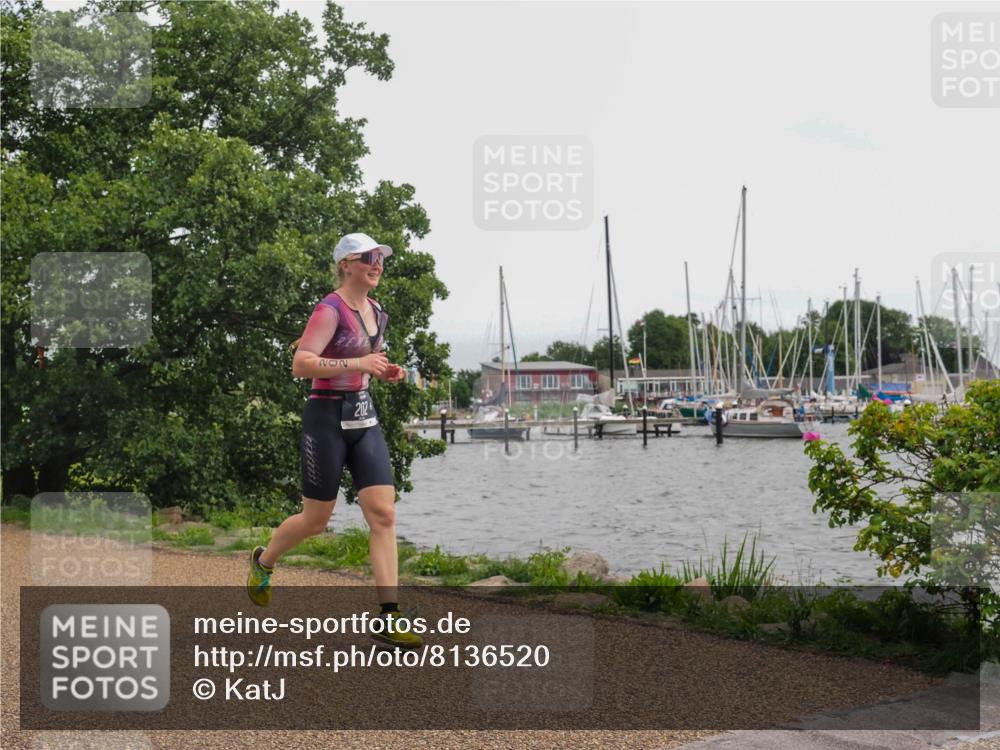 22.06.2025 - Viking Triathlon KatJ http://msf.ph/oto/8136520 22.06.2025 14:39:03 Laufen 202 meine-sportfotos.de