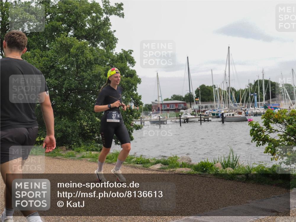 22.06.2025 - Viking Triathlon KatJ http://msf.ph/oto/8136613 22.06.2025 14:39:59 Laufen 37, 415 meine-sportfotos.de