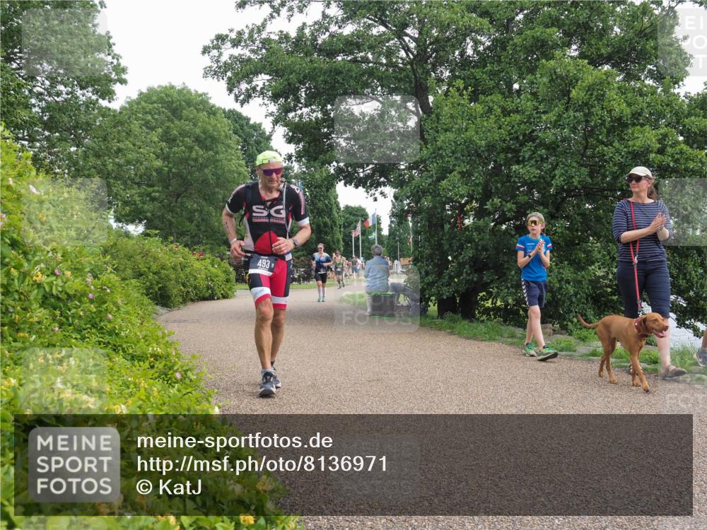 22.06.2025 - Viking Triathlon KatJ http://msf.ph/oto/8136971 22.06.2025 14:45:30 Laufen 493 meine-sportfotos.de