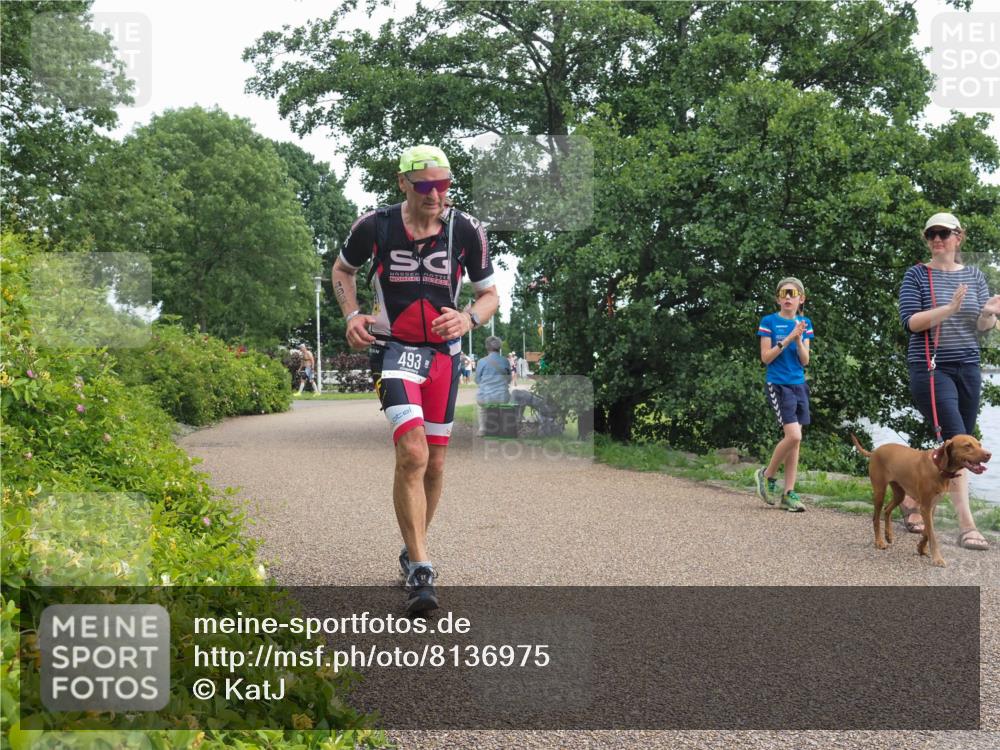 22.06.2025 - Viking Triathlon KatJ http://msf.ph/oto/8136975 22.06.2025 14:45:31 Laufen 493 meine-sportfotos.de