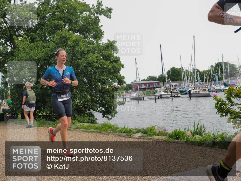 22.06.2025 - Viking Triathlon KatJ http://msf.ph/oto/8137536 22.06.2025 14:52:14 Laufen 166, 331 meine-sportfotos.de