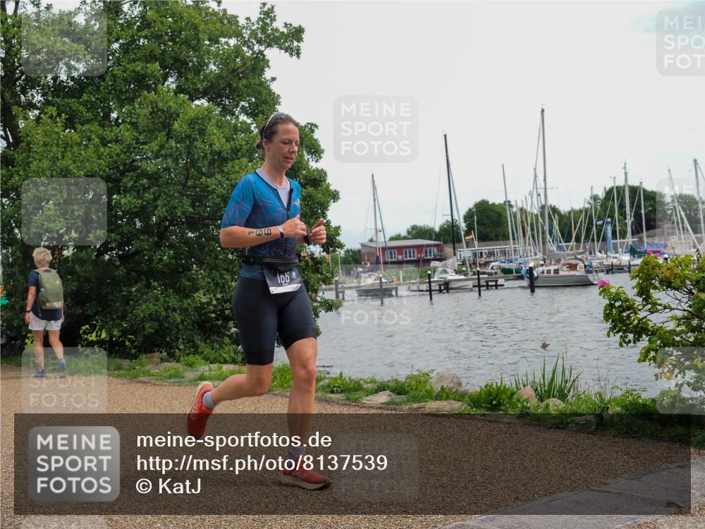 22.06.2025 - Viking Triathlon KatJ http://msf.ph/oto/8137539 22.06.2025 14:52:14 Laufen 166, 331 meine-sportfotos.de