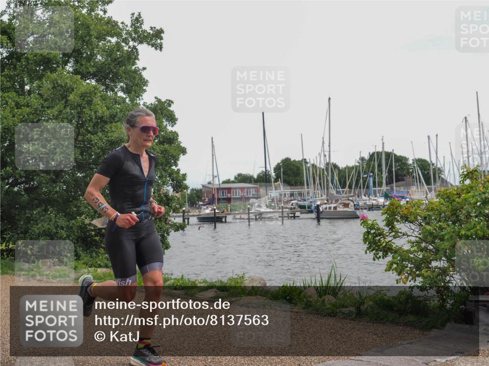 22.06.2025 - Viking Triathlon KatJ http://msf.ph/oto/8137563 22.06.2025 14:52:24 Laufen 343 meine-sportfotos.de