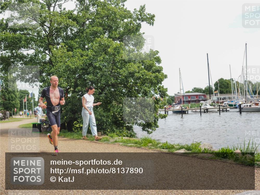22.06.2025 - Viking Triathlon KatJ http://msf.ph/oto/8137890 22.06.2025 14:56:55 Laufen 225, 333 meine-sportfotos.de