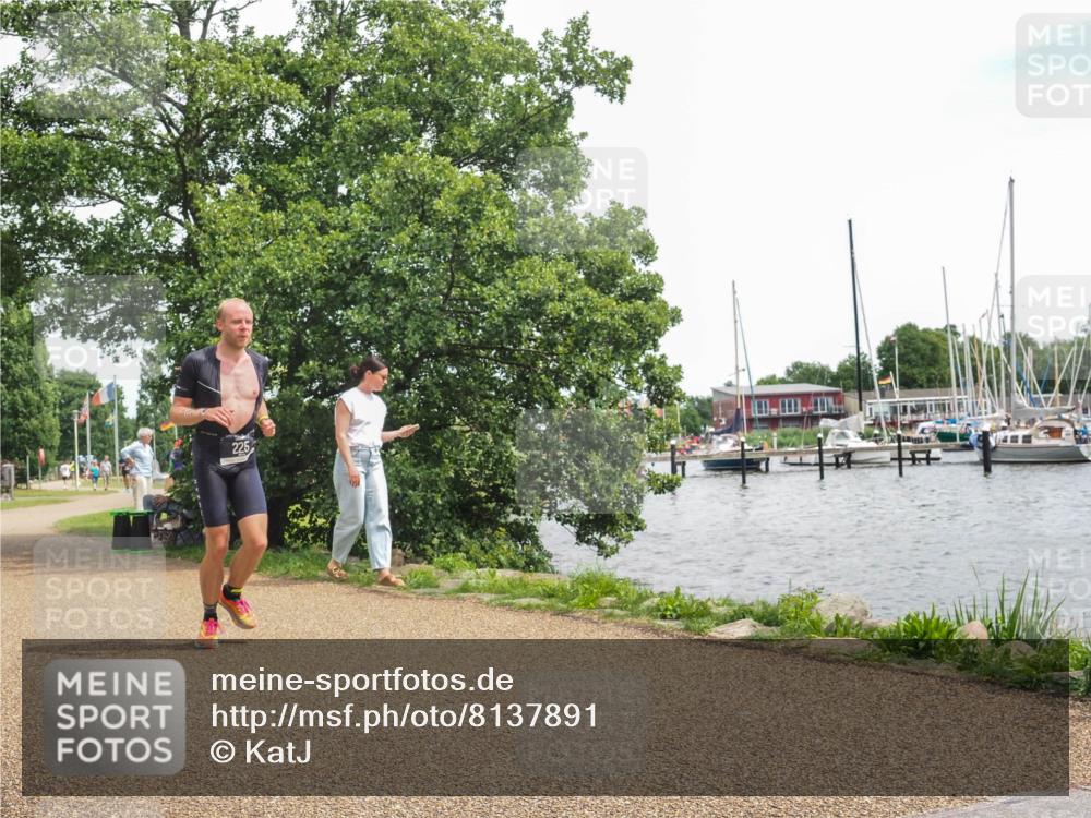 22.06.2025 - Viking Triathlon KatJ http://msf.ph/oto/8137891 22.06.2025 14:56:55 Laufen 225, 333 meine-sportfotos.de
