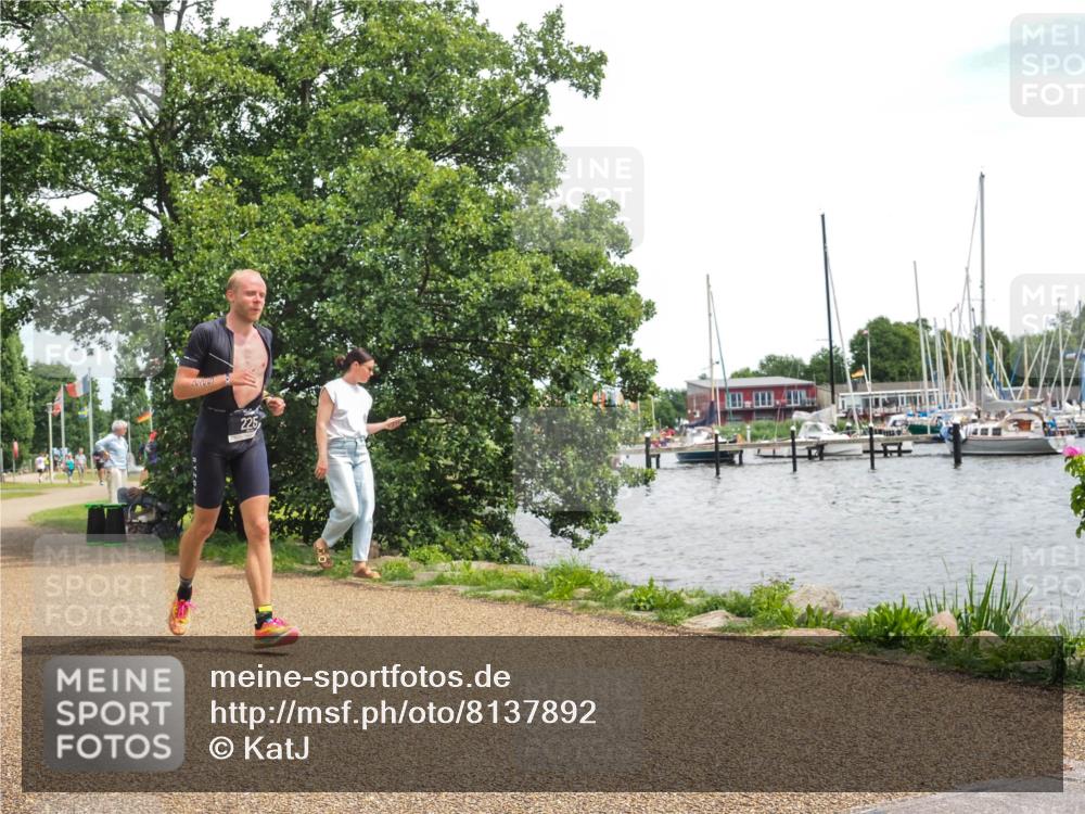 22.06.2025 - Viking Triathlon KatJ http://msf.ph/oto/8137892 22.06.2025 14:56:55 Laufen 225, 333 meine-sportfotos.de