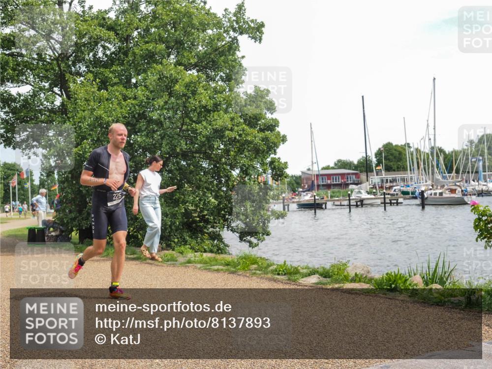 22.06.2025 - Viking Triathlon KatJ http://msf.ph/oto/8137893 22.06.2025 14:56:55 Laufen 225, 333 meine-sportfotos.de