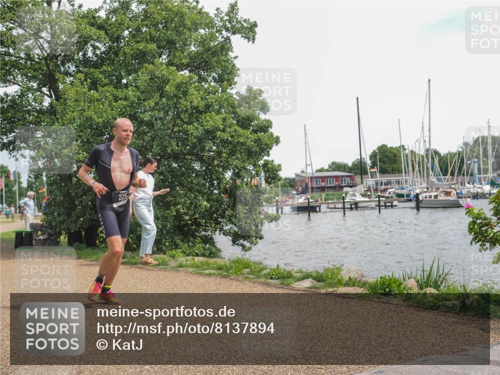 22.06.2025 - Viking Triathlon KatJ http://msf.ph/oto/8137894 22.06.2025 14:56:55 Laufen 225, 333 meine-sportfotos.de