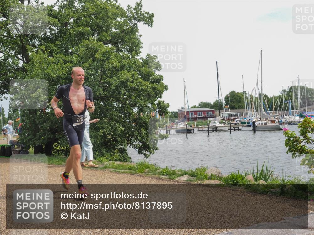 22.06.2025 - Viking Triathlon KatJ http://msf.ph/oto/8137895 22.06.2025 14:56:56 Laufen 225, 333 meine-sportfotos.de